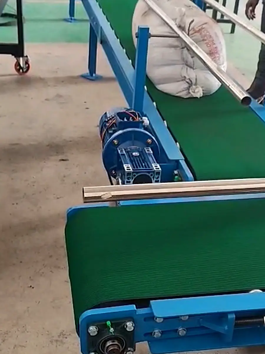 Belt Conveyor buatan workshop MK Technindo Sidoarjo