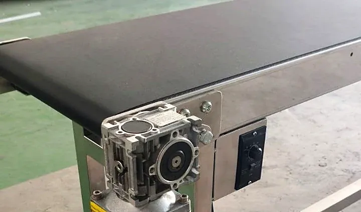 MK Technindo 制造的皮带输送机